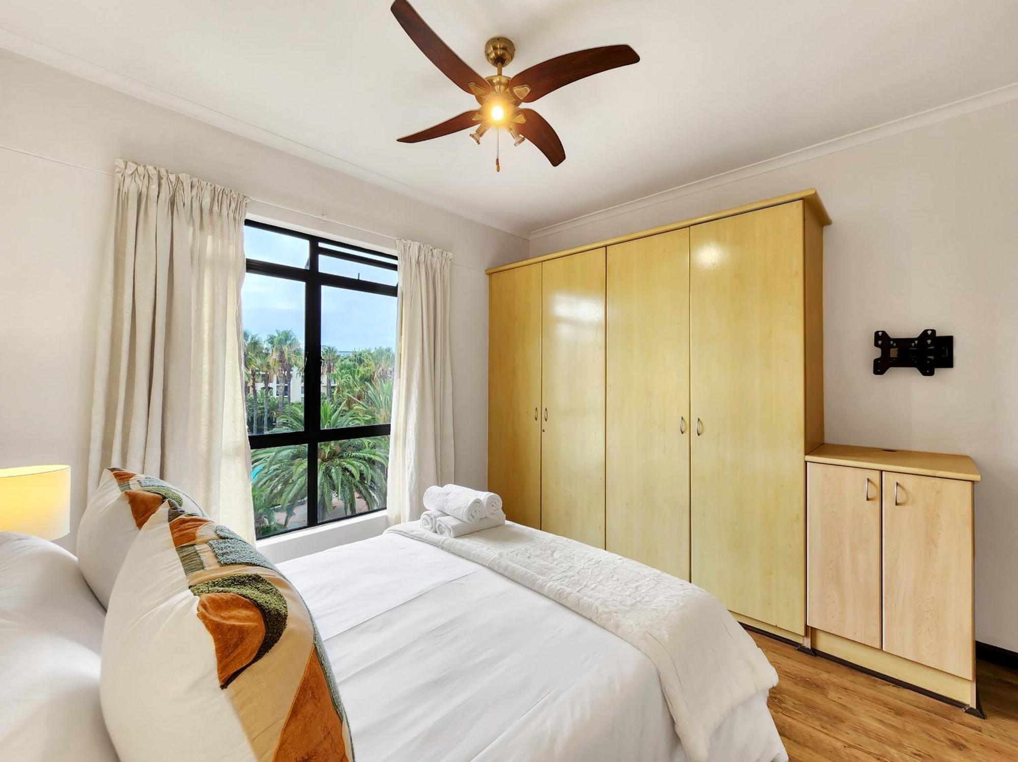 Peaceful Retreat, Pools, Gym, Parks Cape Town